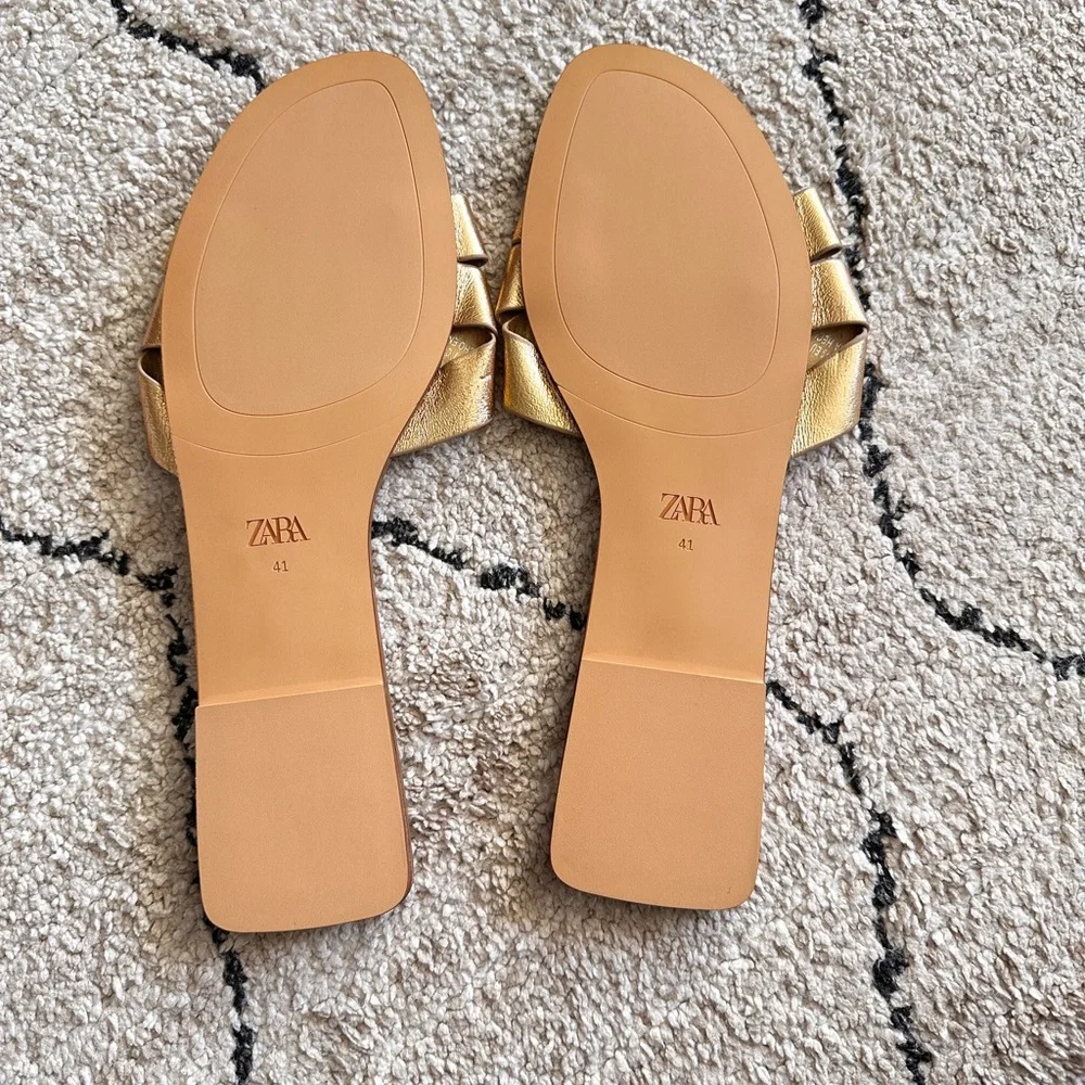 Zara Gold Flat Sandals - Picture 4 of 5